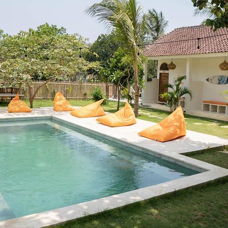 Lost Inn Kuta Capsule Hostel Exterior foto